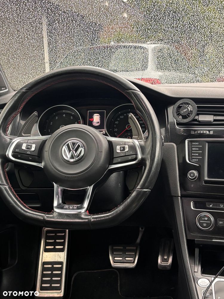 Volkswagen Golf - 13