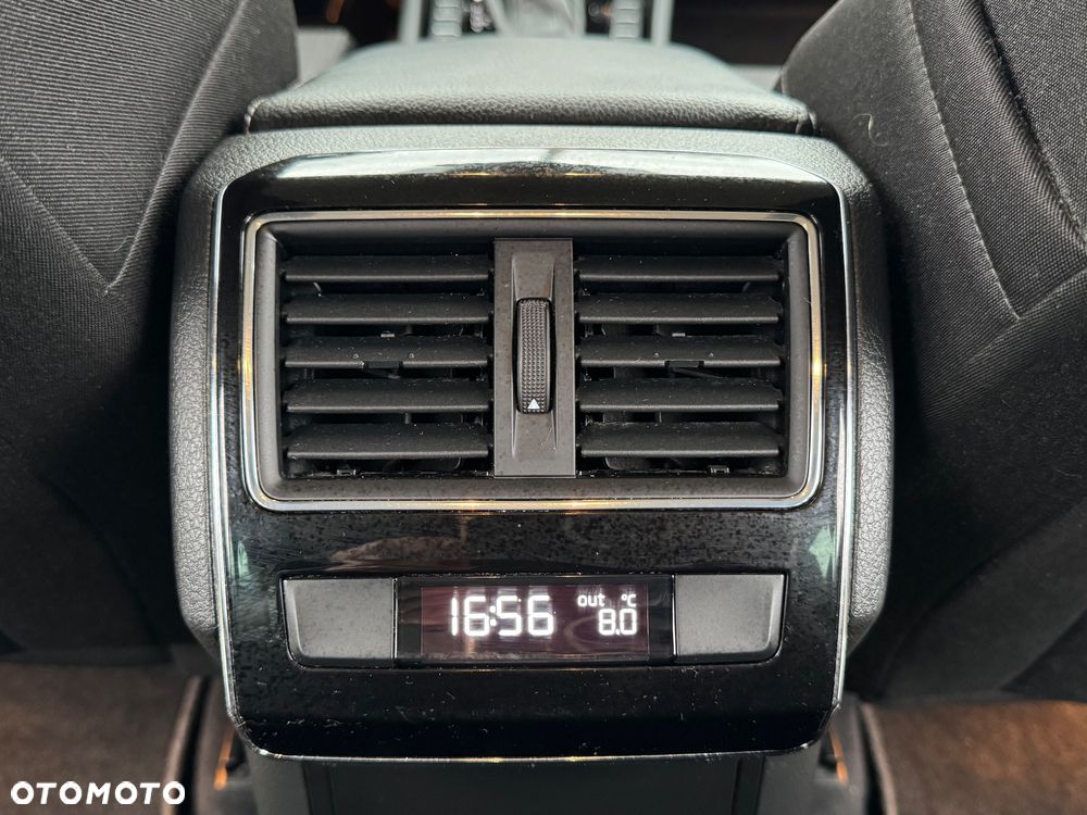 Skoda Superb 2.0 TDI DSG Premium Edition - 39