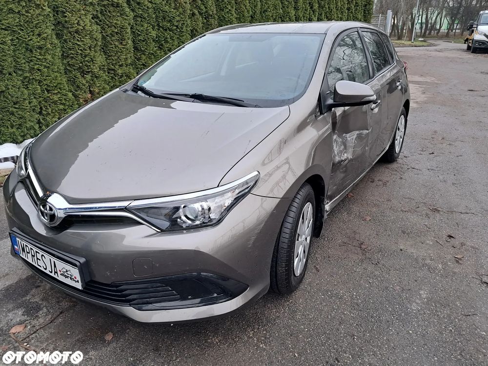 Toyota Auris - 5