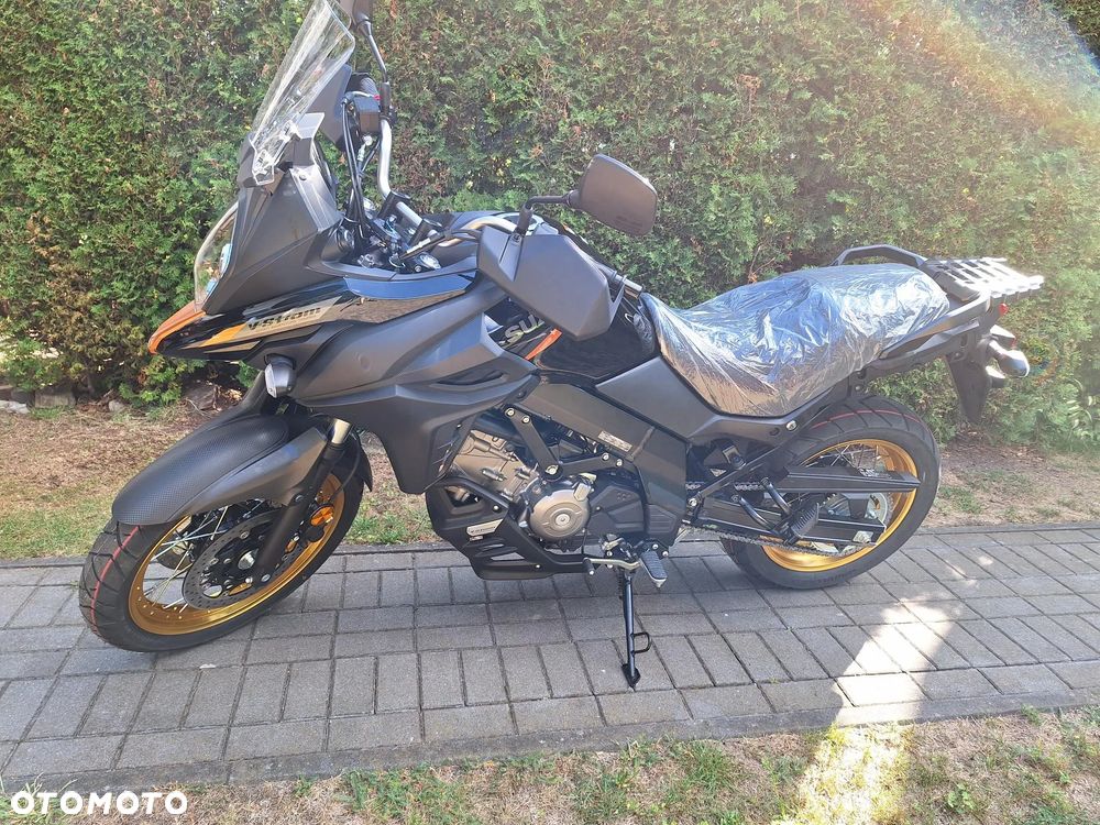 Suzuki V-STROM - 1