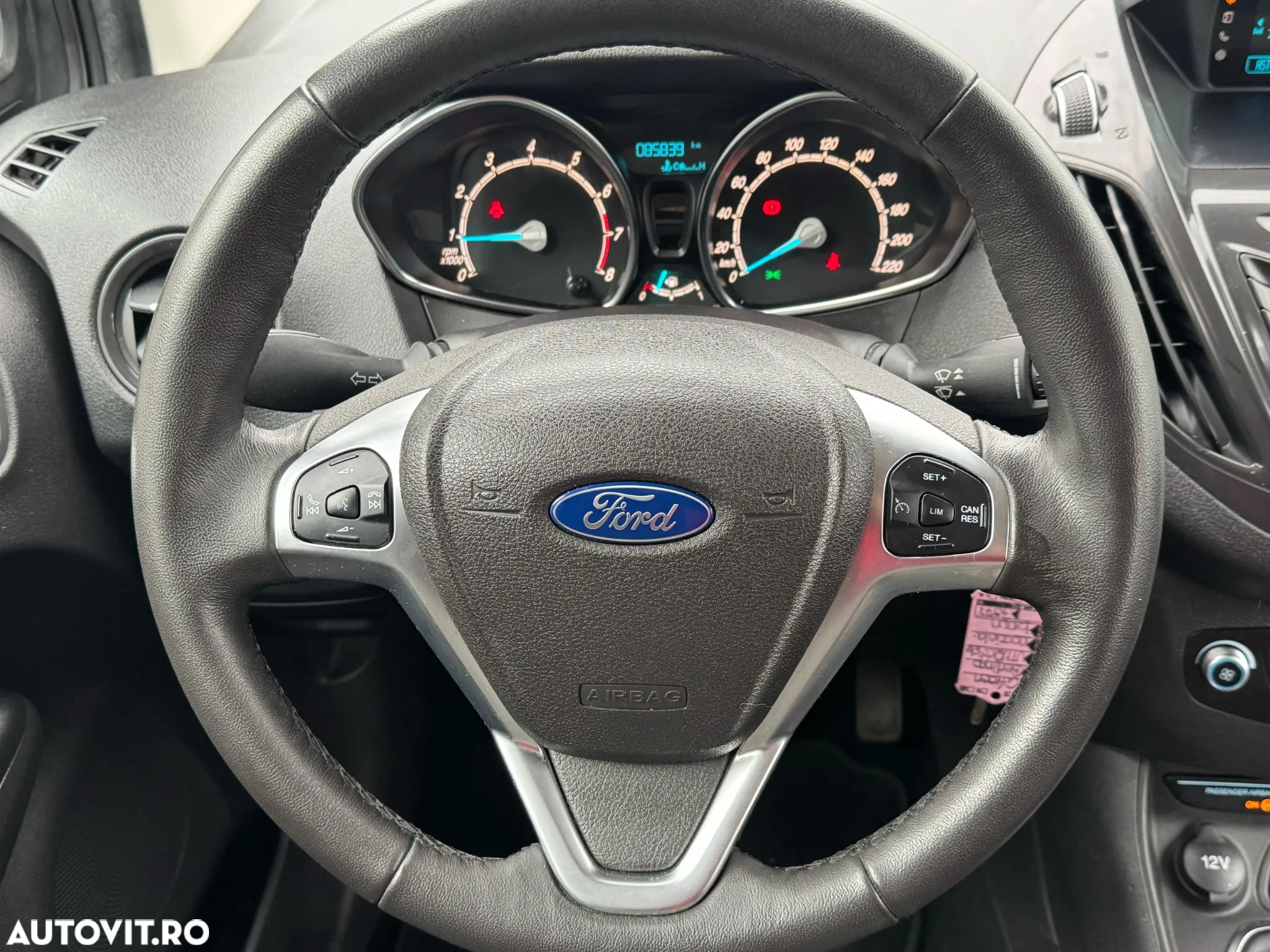 Ford Tourneo Courier 1.0 EcoBoost Titanium - 8
