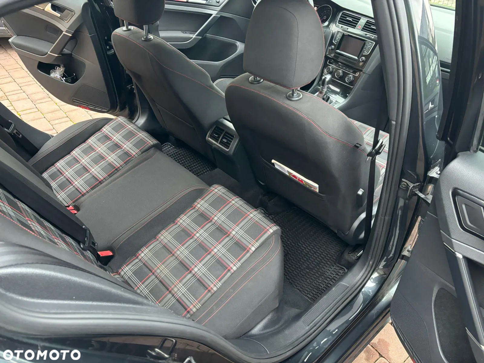 Volkswagen Golf VI 2.0 TSI GTI DSG - 14