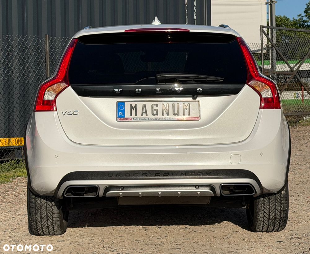 Volvo V60 Cross Country T5 AWD Geartronic Summum - 30