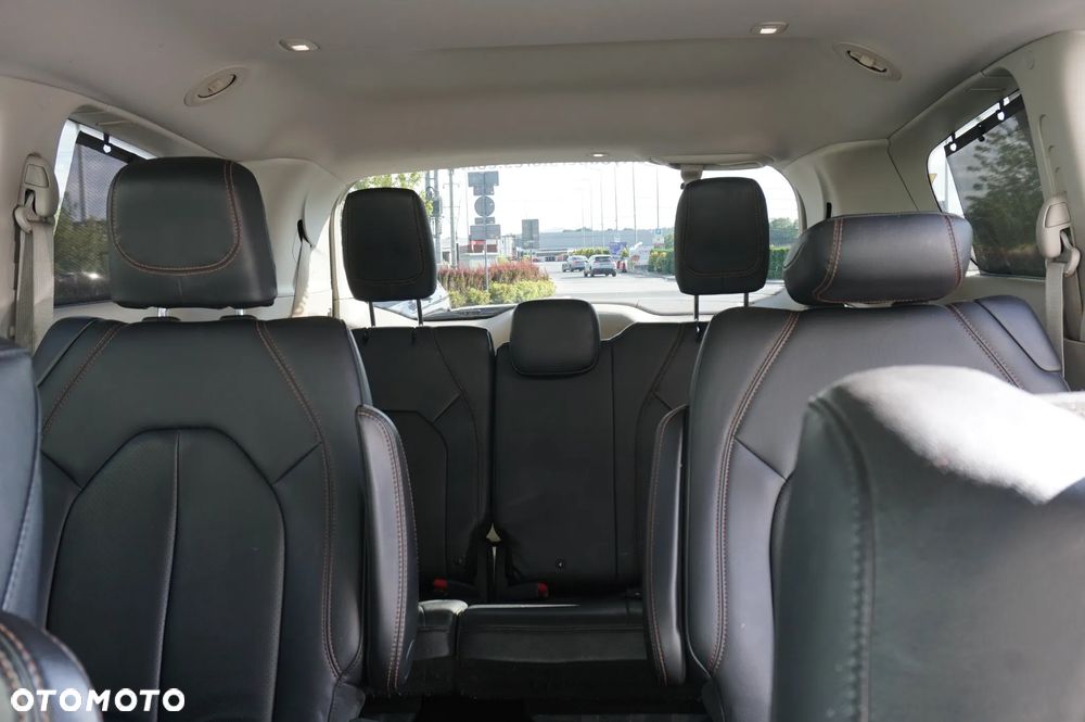 Chrysler Pacifica - 14