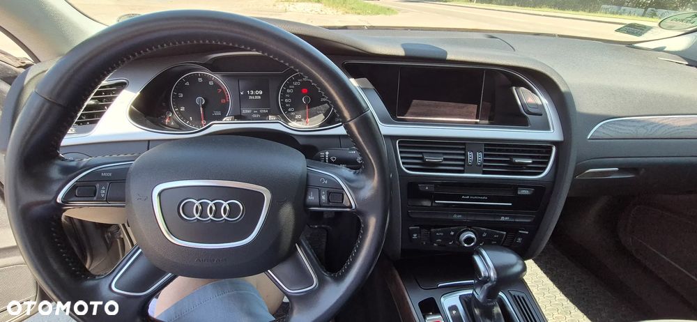 Audi A4 Limousine - 8