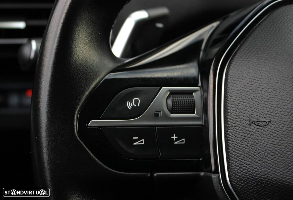 Peugeot 3008 1.6 Hybrid Allure Pack e-EAT8 - 23