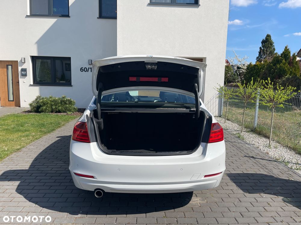 BMW Seria 3 316d - 15