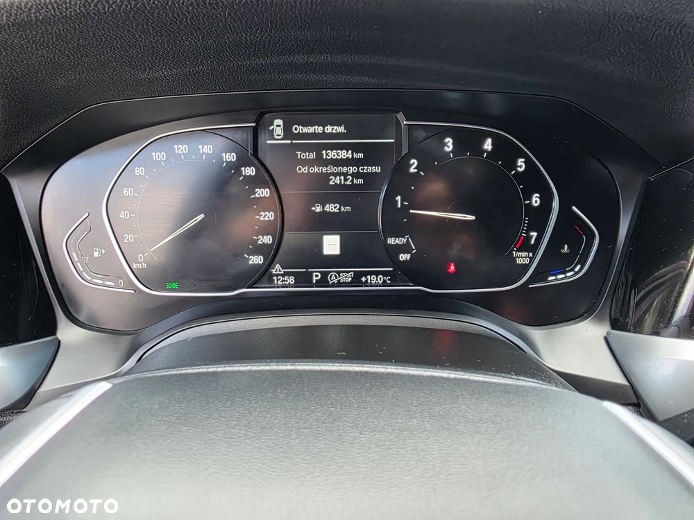 BMW Seria 3 330i Sport - 15