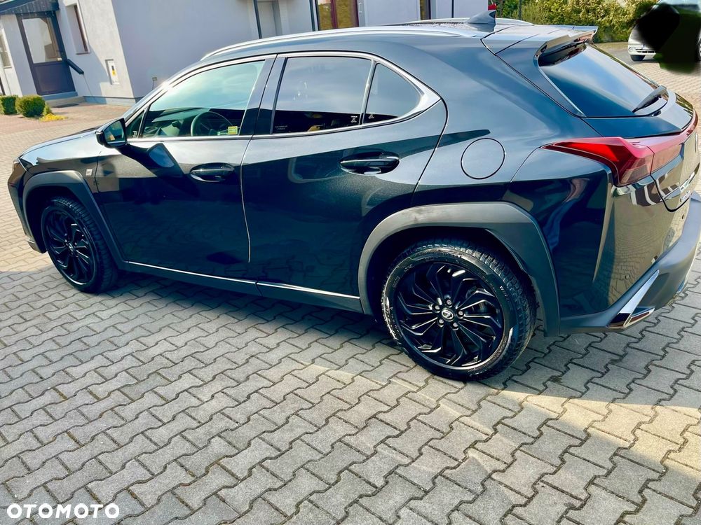 Lexus UX - 2