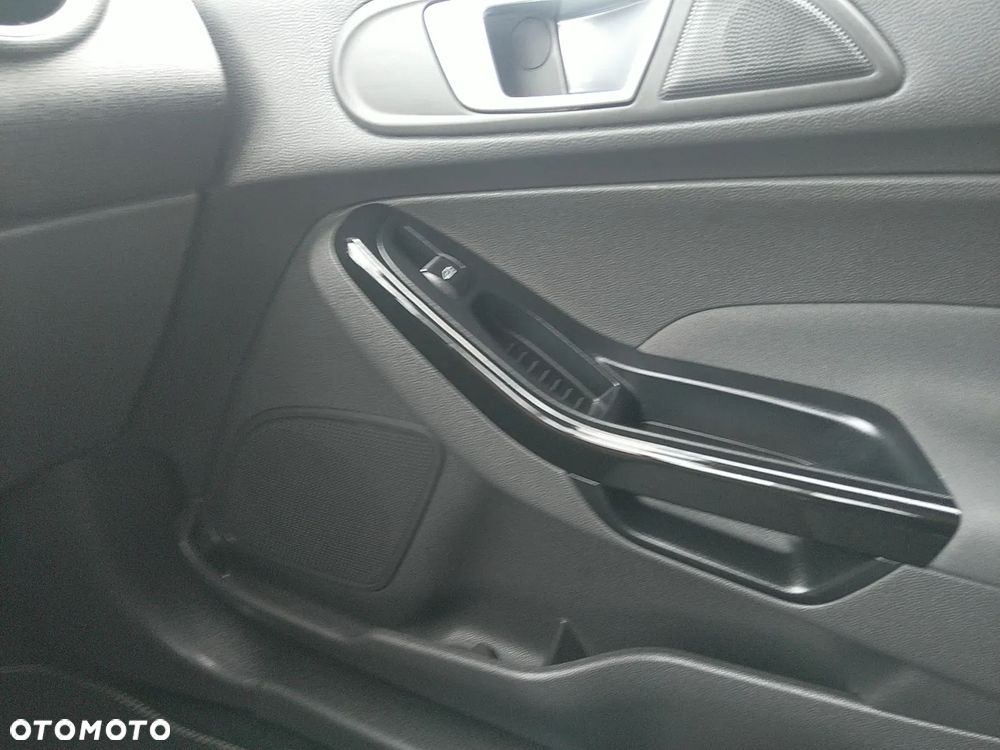 Ford Fiesta 1.0 EcoBoost Titanium - 24