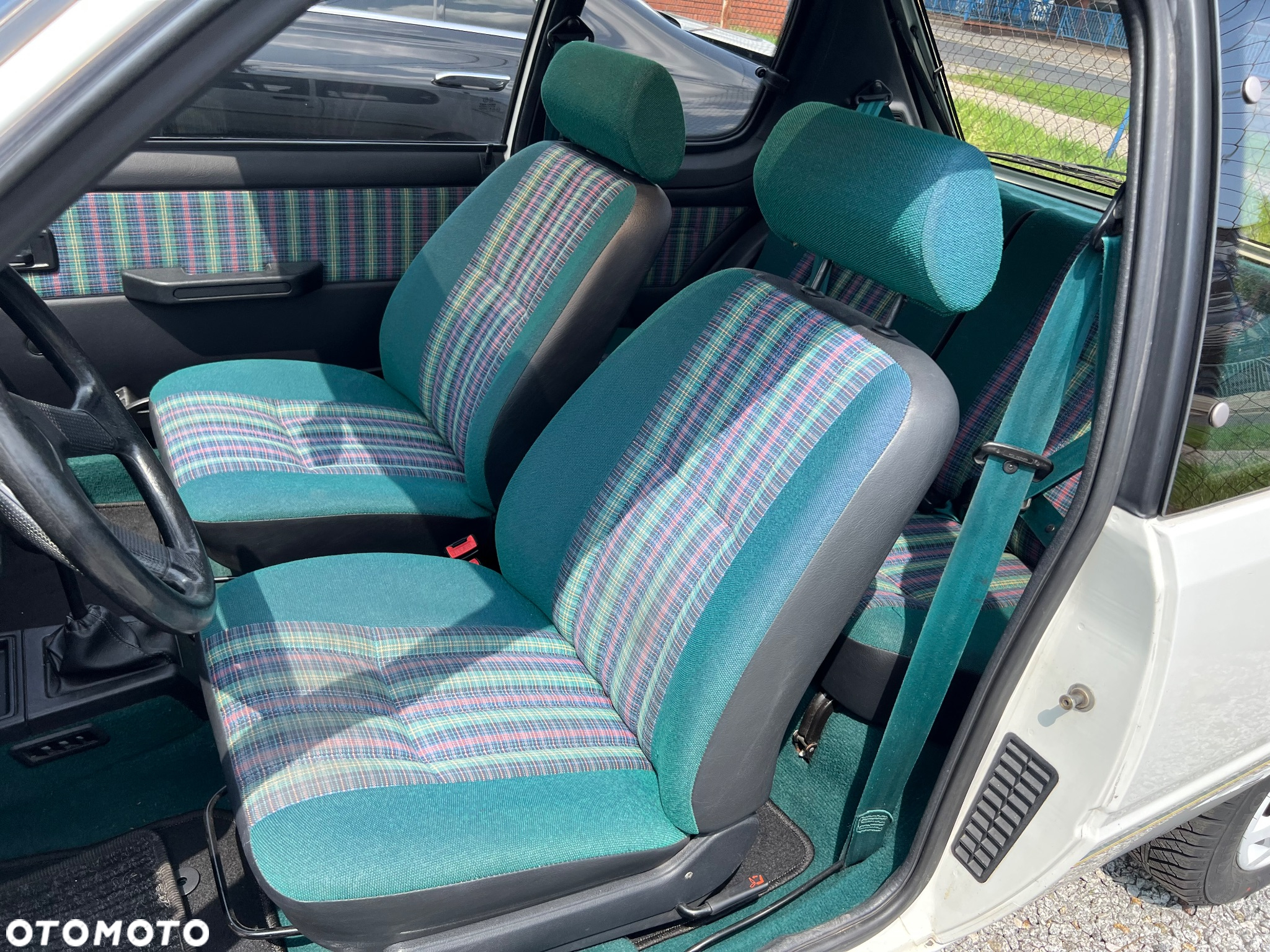 Peugeot 205 - 16