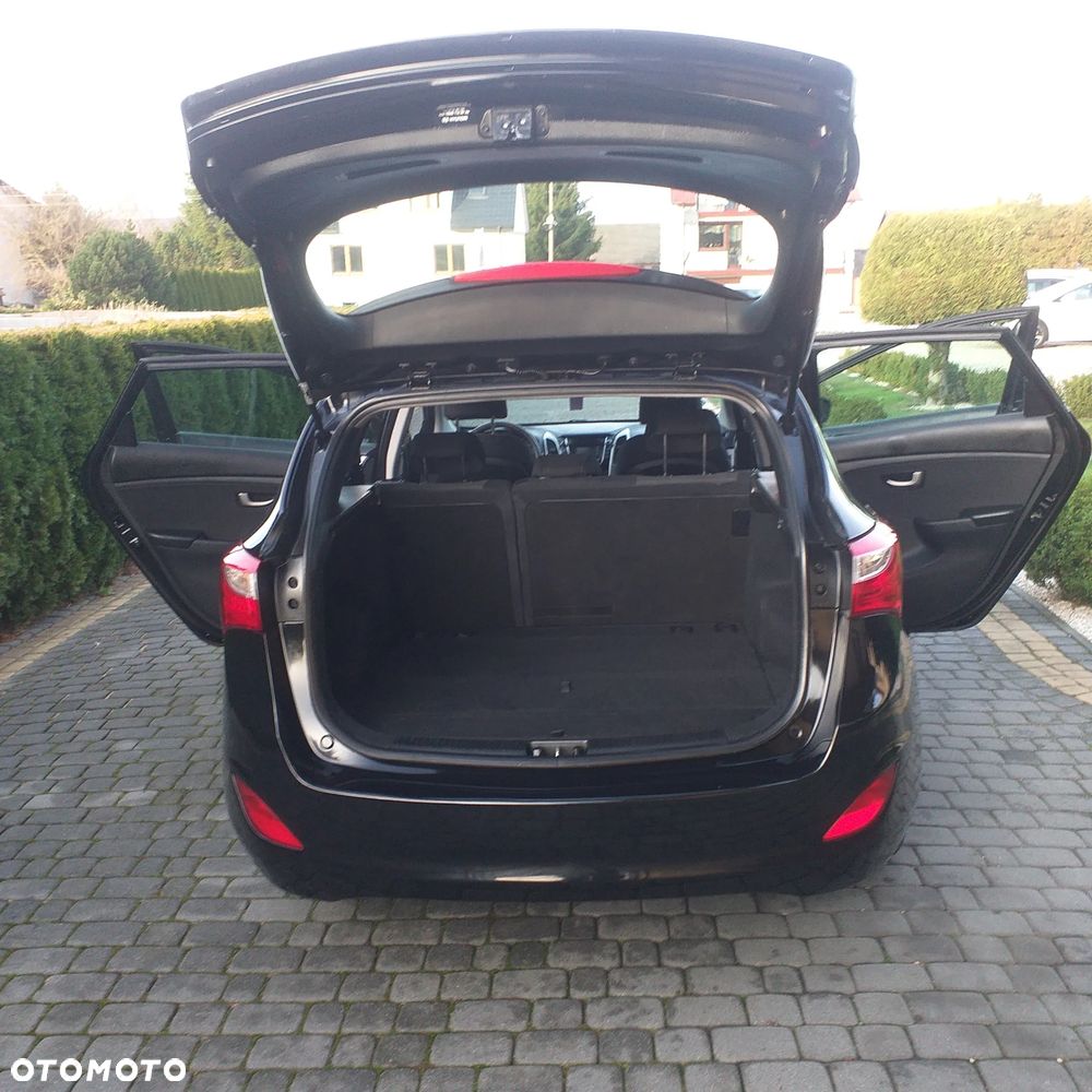 Hyundai i30 1.4 Intro Edition - 11