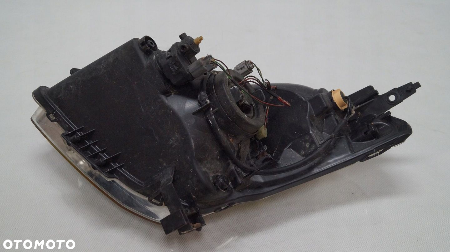 LAMPA PRZEDNIA PRAWA SUZUKI SWIFT MK6 - 7