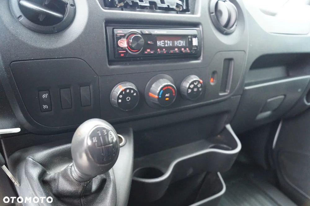 Nissan NV400 - 16