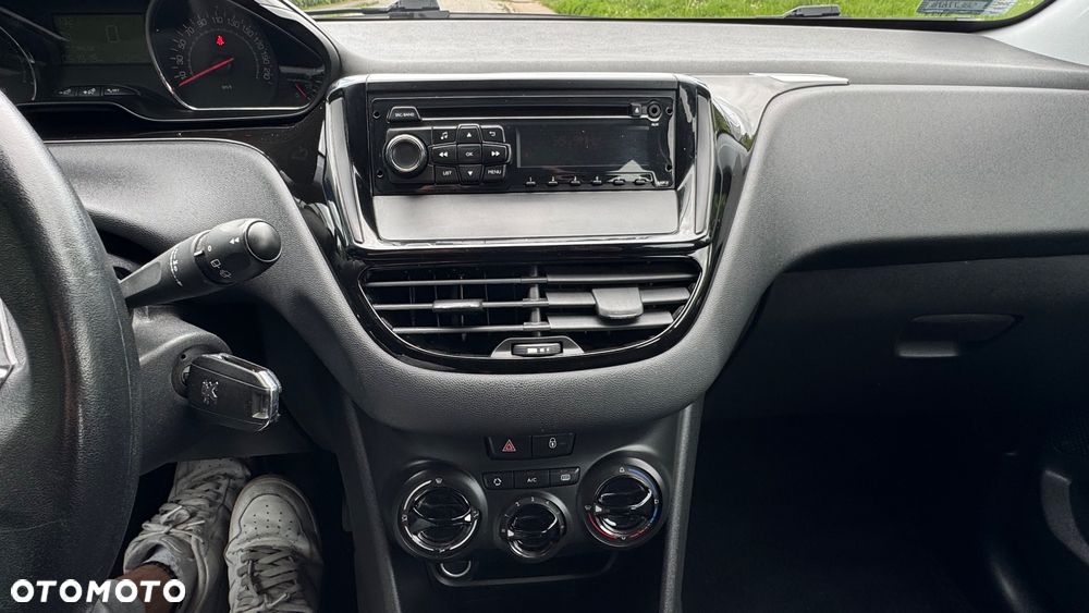 Peugeot 208 1.2 PureTech Style - 13