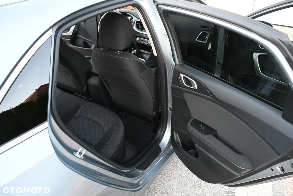 Kia Ceed 1.6 CRDi mHEV L Business Line - 24