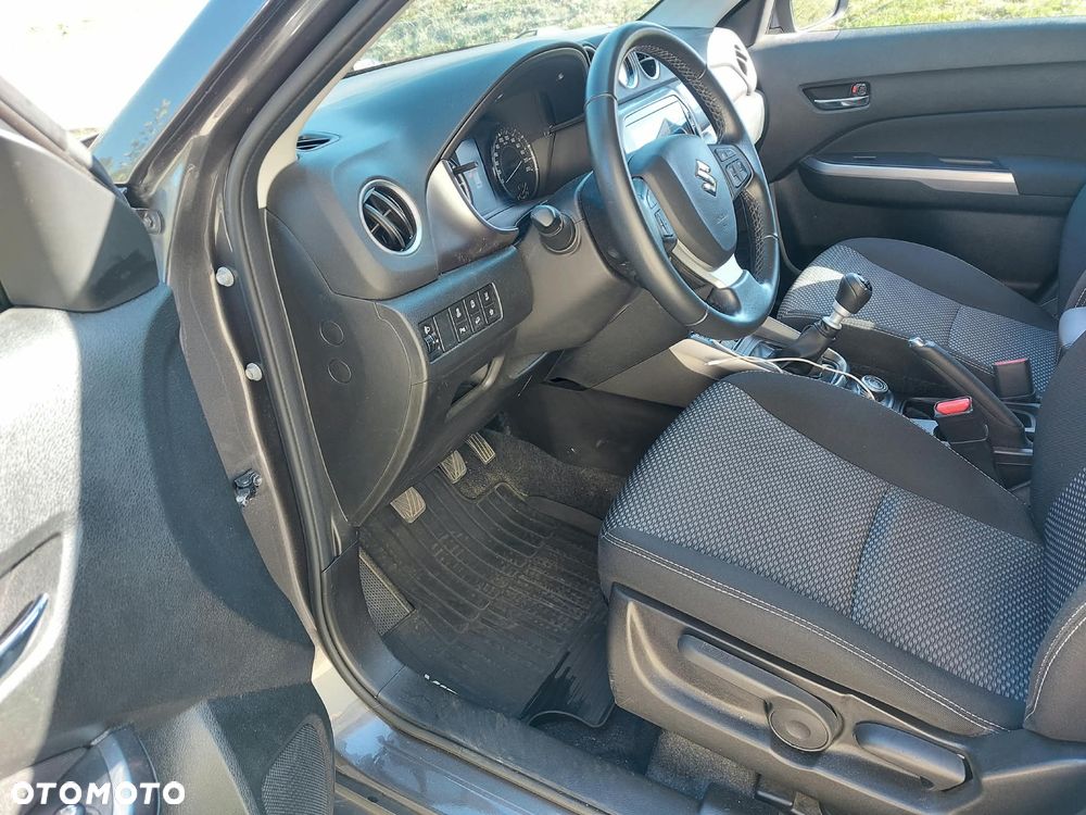 Suzuki Vitara 1.4 Boosterjet SHVS Premium 4WD - 17