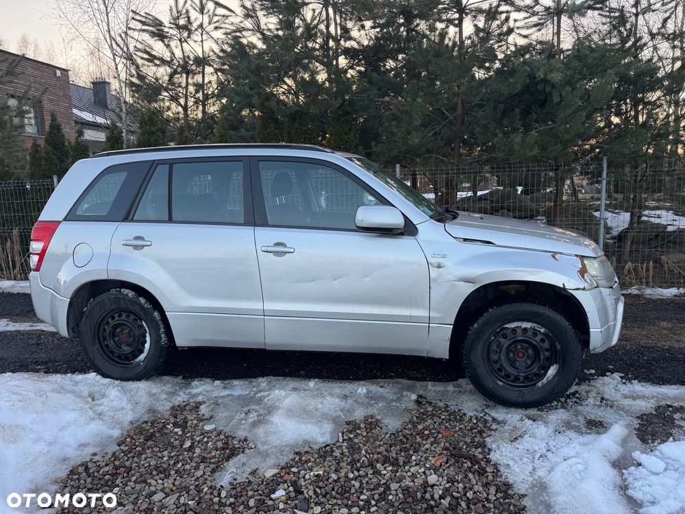 Suzuki Grand Vitara 1.9 DDiS Comfort DPF Limited - 4