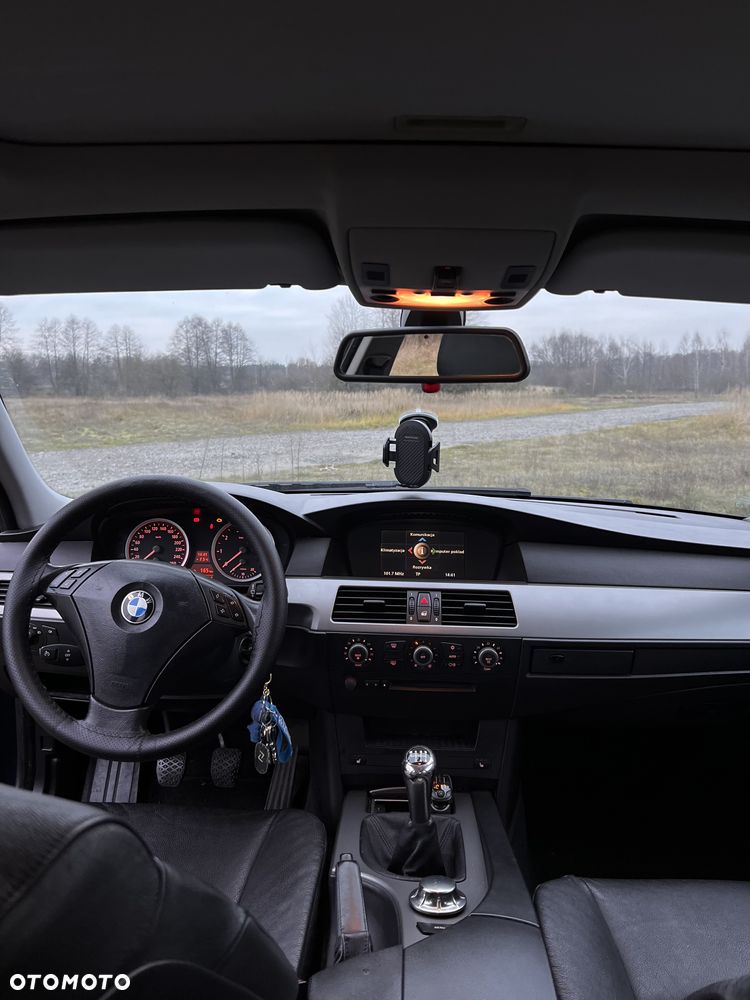 BMW Seria 5 520i Touring - 3