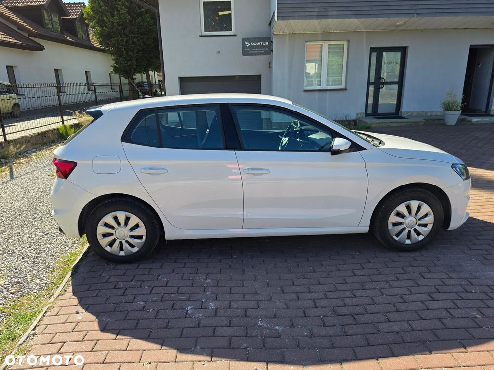 Skoda Fabia 1.0 Essence - 11