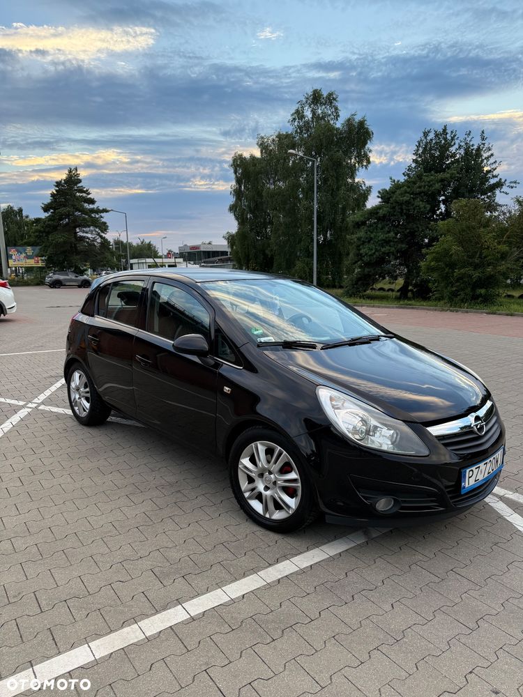 Opel Corsa 1.4 16V Cosmo - 3