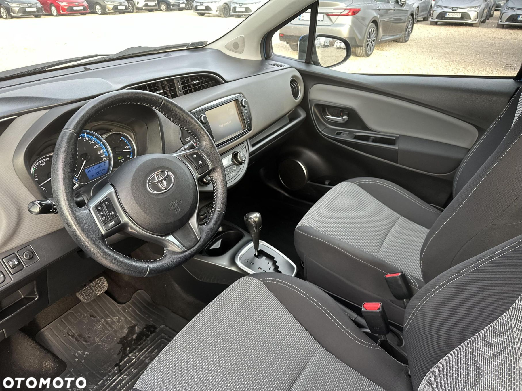 Toyota Yaris - 10