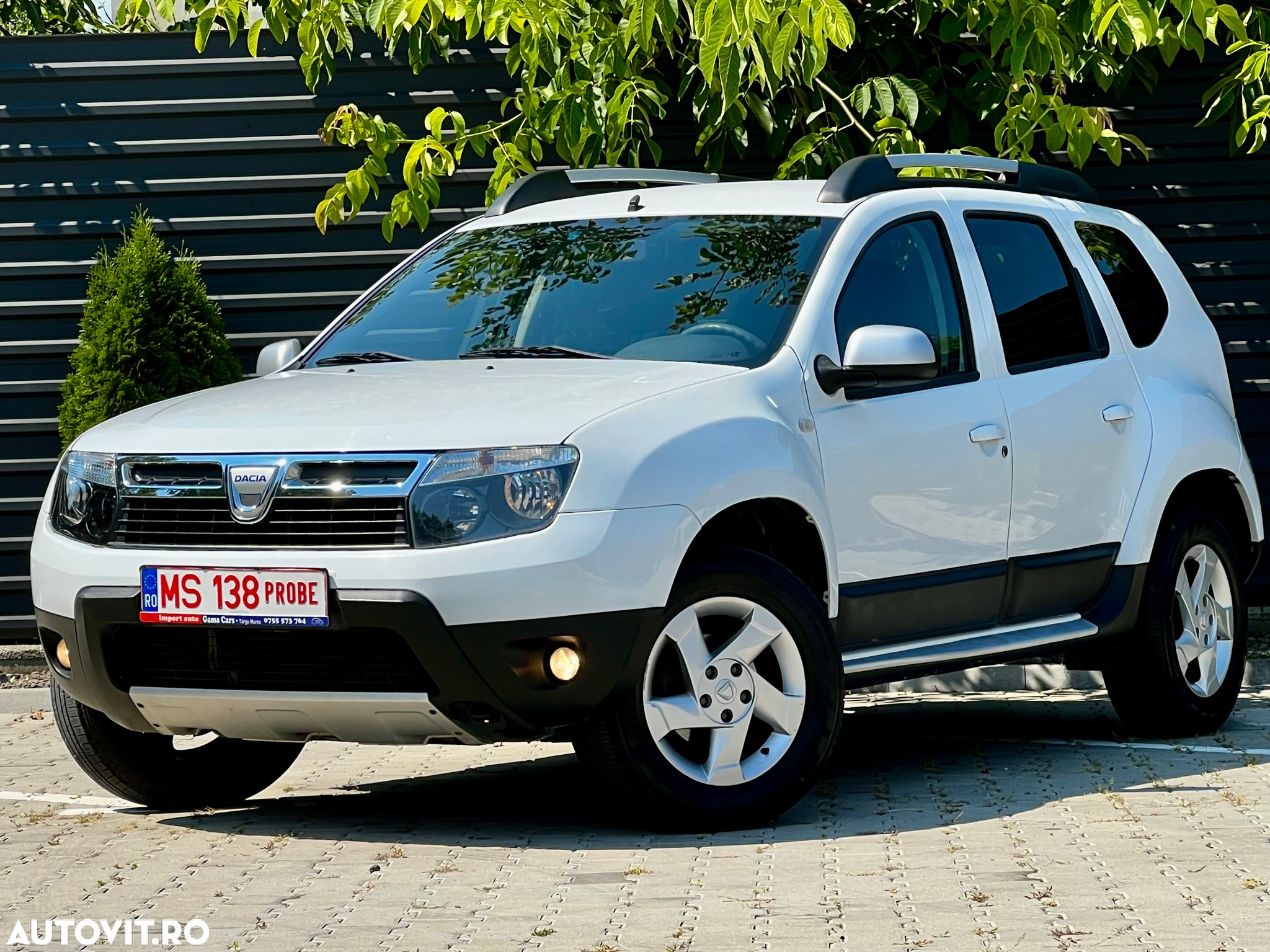 Dacia Duster 1.6 4x4 Laureate - 4