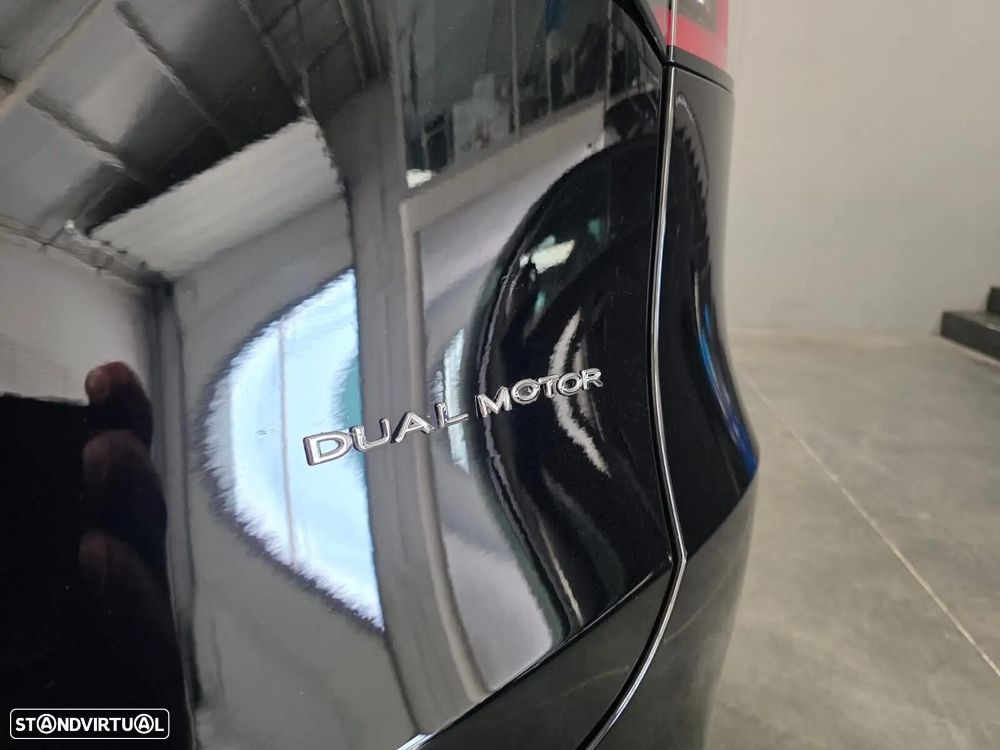 Tesla Model Y Long Range Dual Motor AWD - 10
