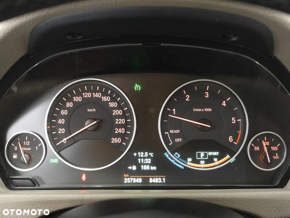 BMW Seria 3 320d xDrive Modern Line - 37