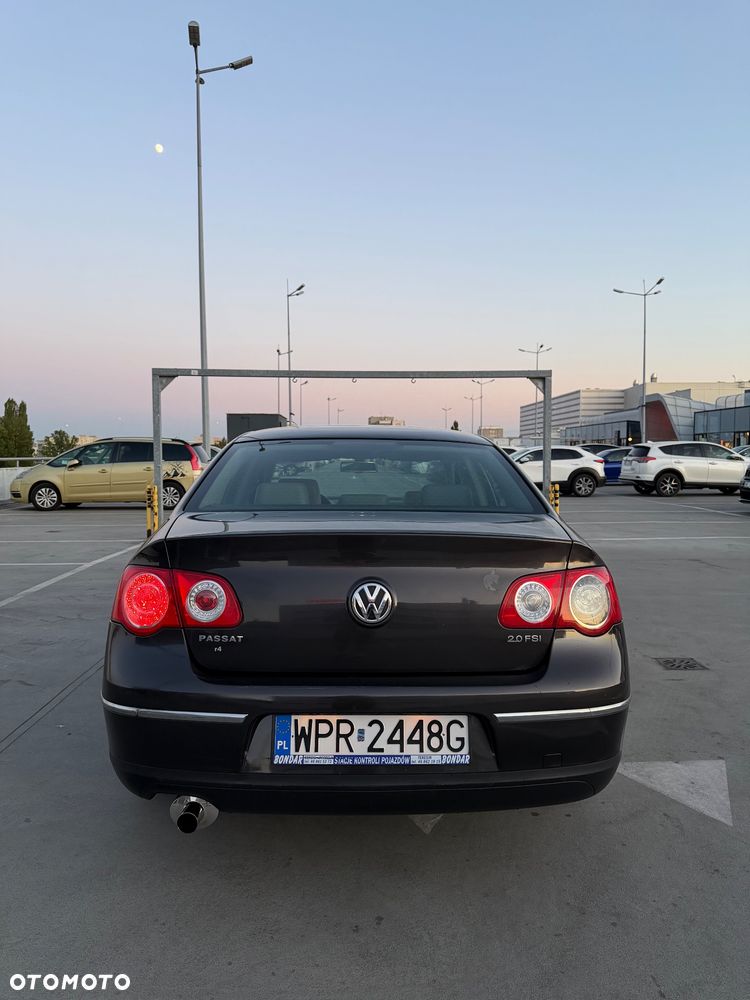 Volkswagen Passat - 3
