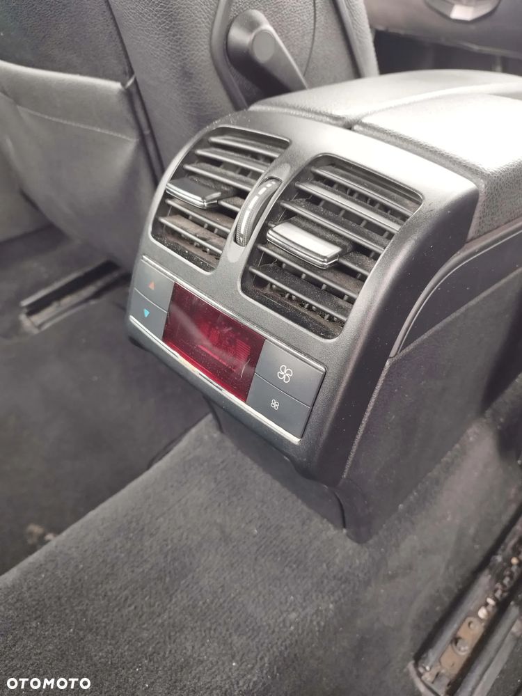 Mercedes-Benz Klasa C 320 CDI Avantgarde 4-Matic - 17