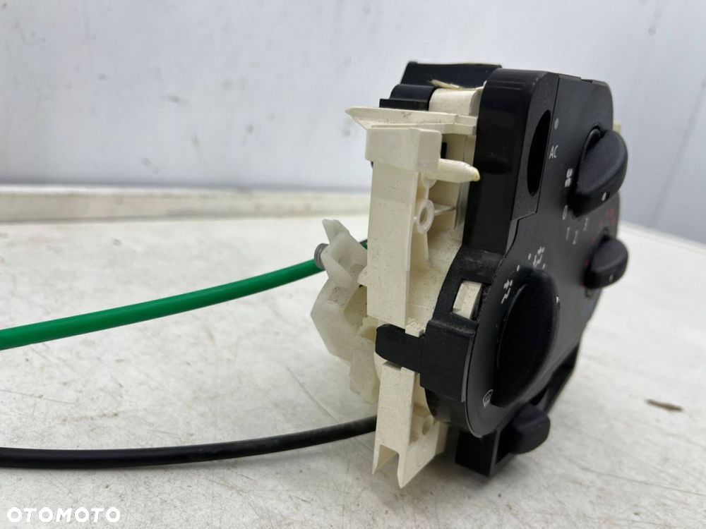 Panel klimatyzacji Dacia Logan 1 I Mcv 05-14r. sterowania nawiewem wentylacją BEZ KLIMY 69570002 - 3