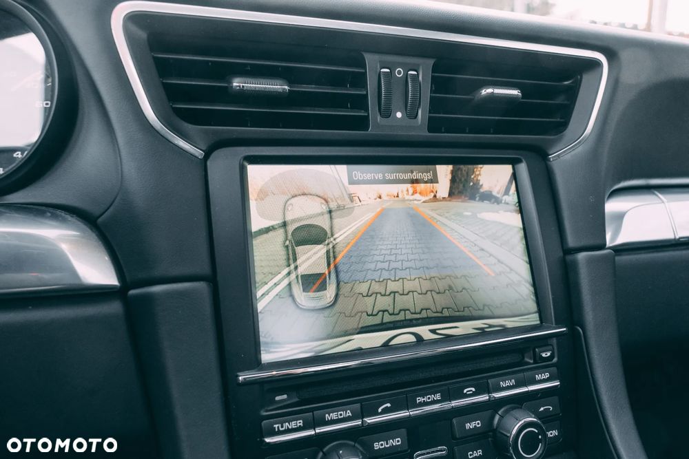 Porsche 911 Carrera 4S - 22