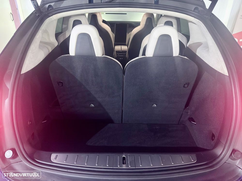 Tesla Model X 100D - 29