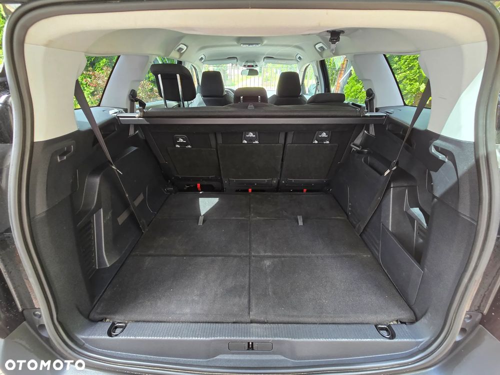 Peugeot 5008 - 21