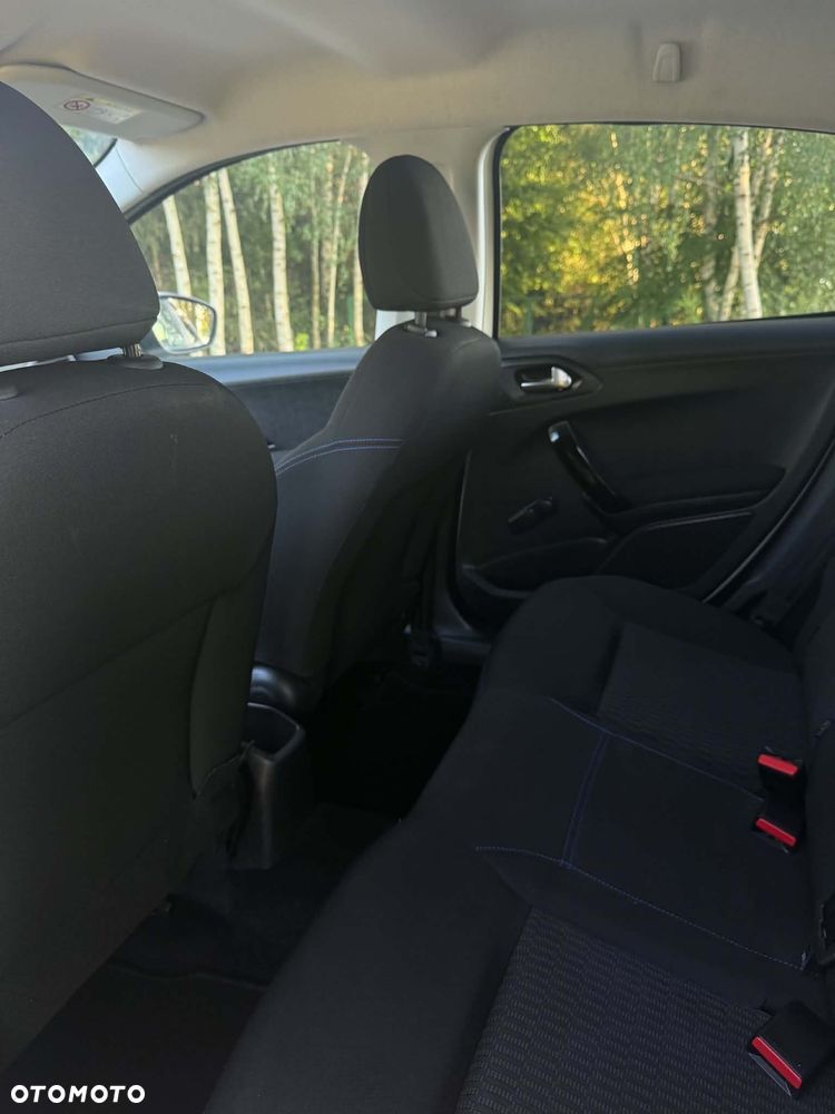 Peugeot 208 PureTech 82 Start & Stop Style - 16