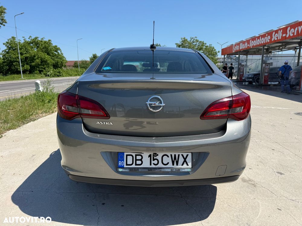 Opel Astra - 4