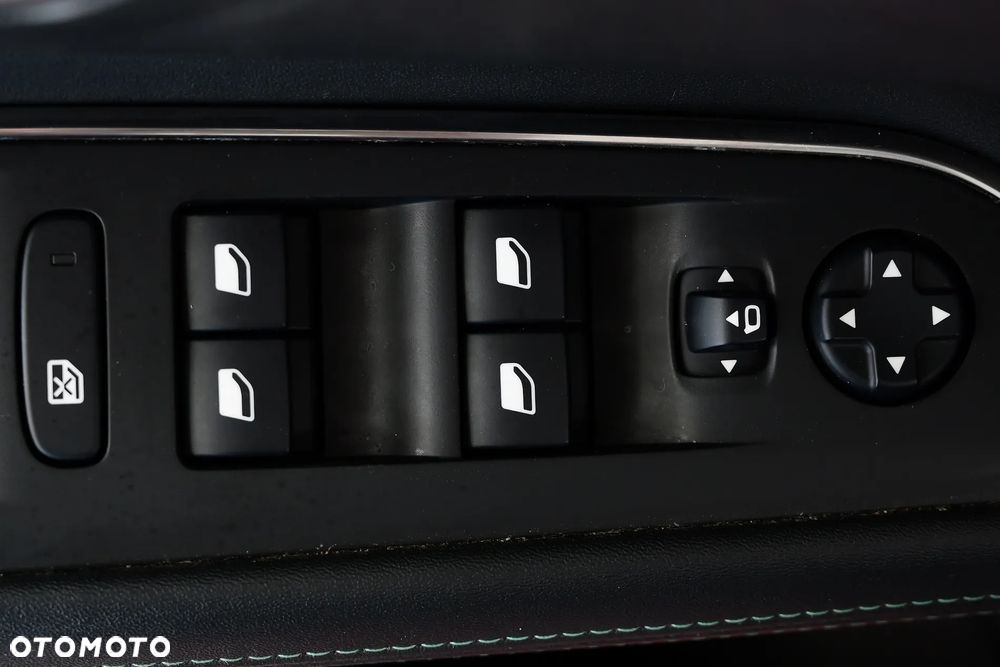 Peugeot 3008 1.6 PureTech Hybrid PHEV Allure S&S EAT8 - 30