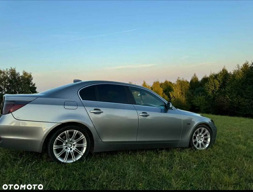 BMW Seria 5 520i Touring - 2