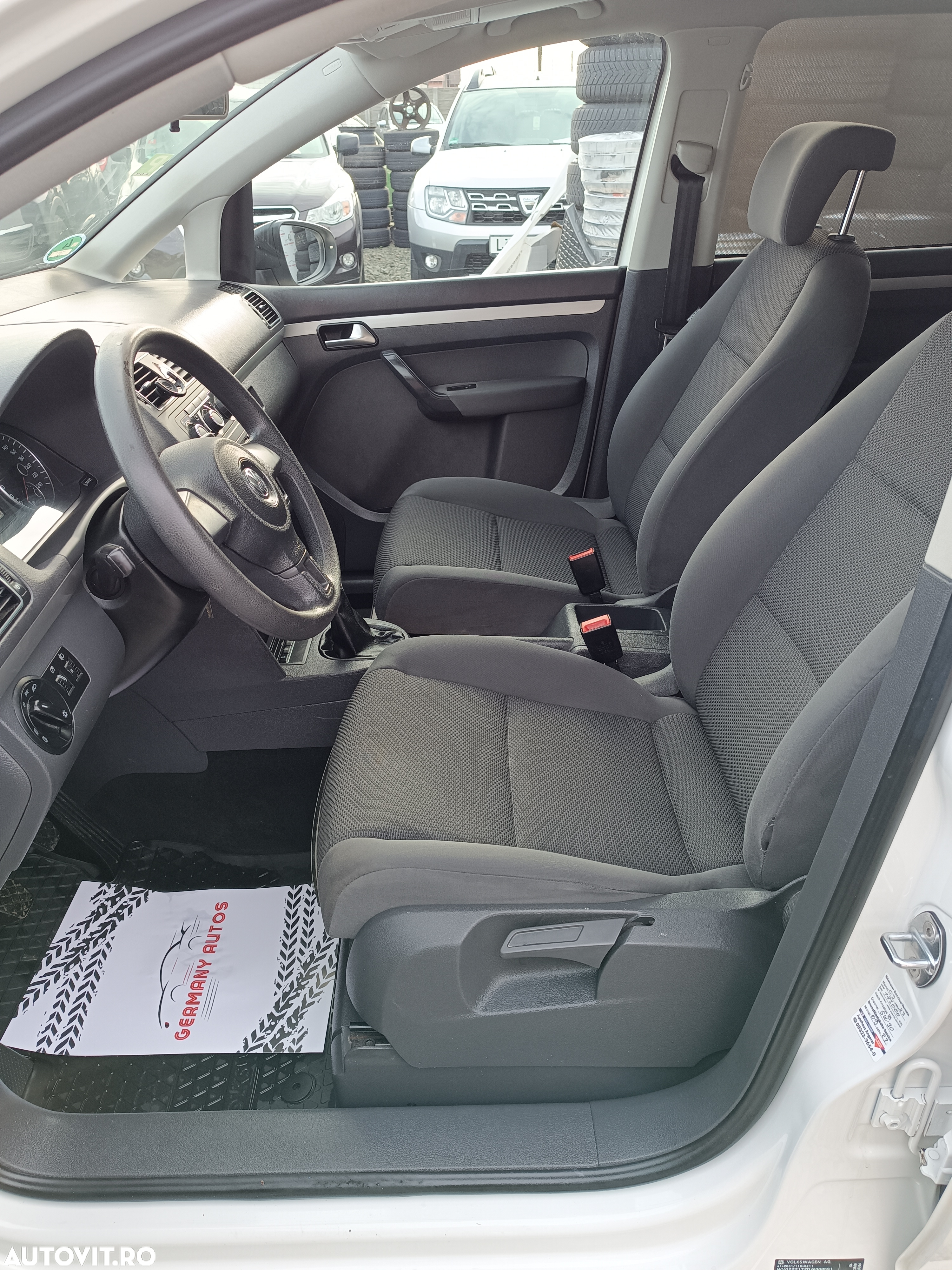 Volkswagen Touran 1.6 TDI BlueMotion Technology Comfortline - 16