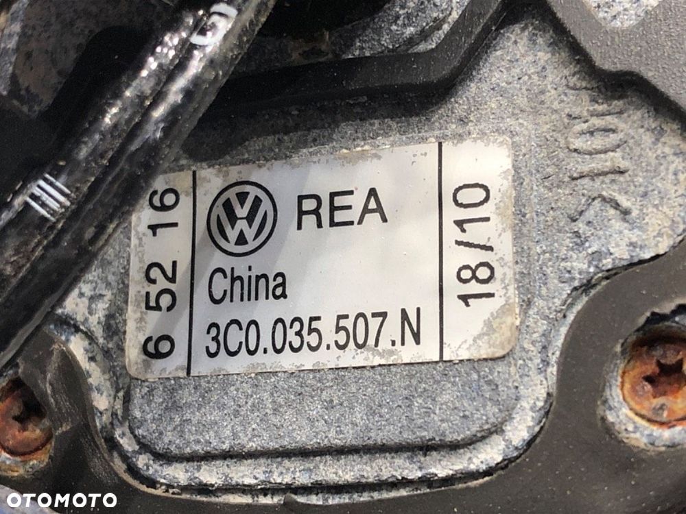 ANTENA  SKODA SUPERB II Kombi (3T5) 2009 - 2015 2.0 TDI 125 kW [170 KM] olej napędowy 2009 - 2015 - 4