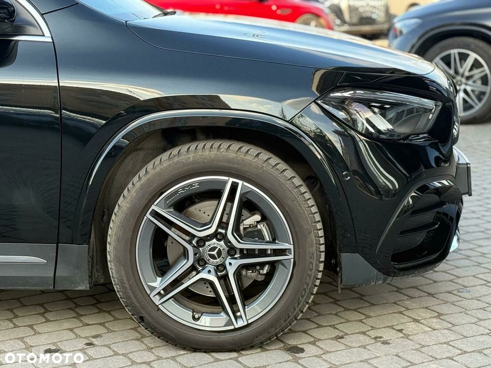 Mercedes-Benz GLA - 10