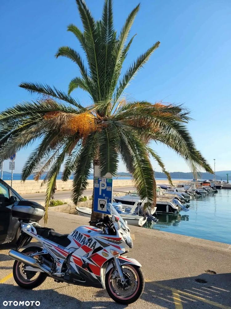 Yamaha FJR - 7