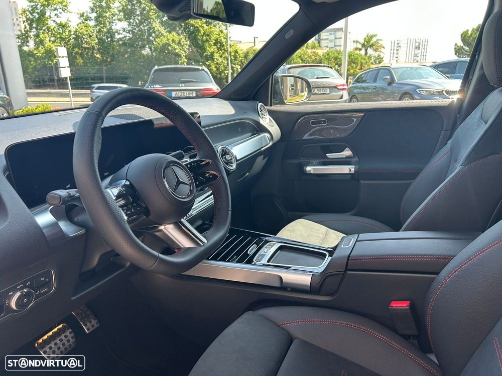 Mercedes-Benz GLB 200 d AMG Line - 2