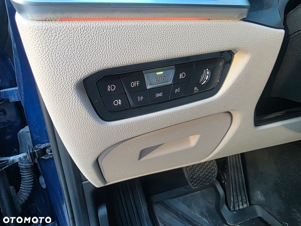 BMW Seria 3 330i Sport Line - 18