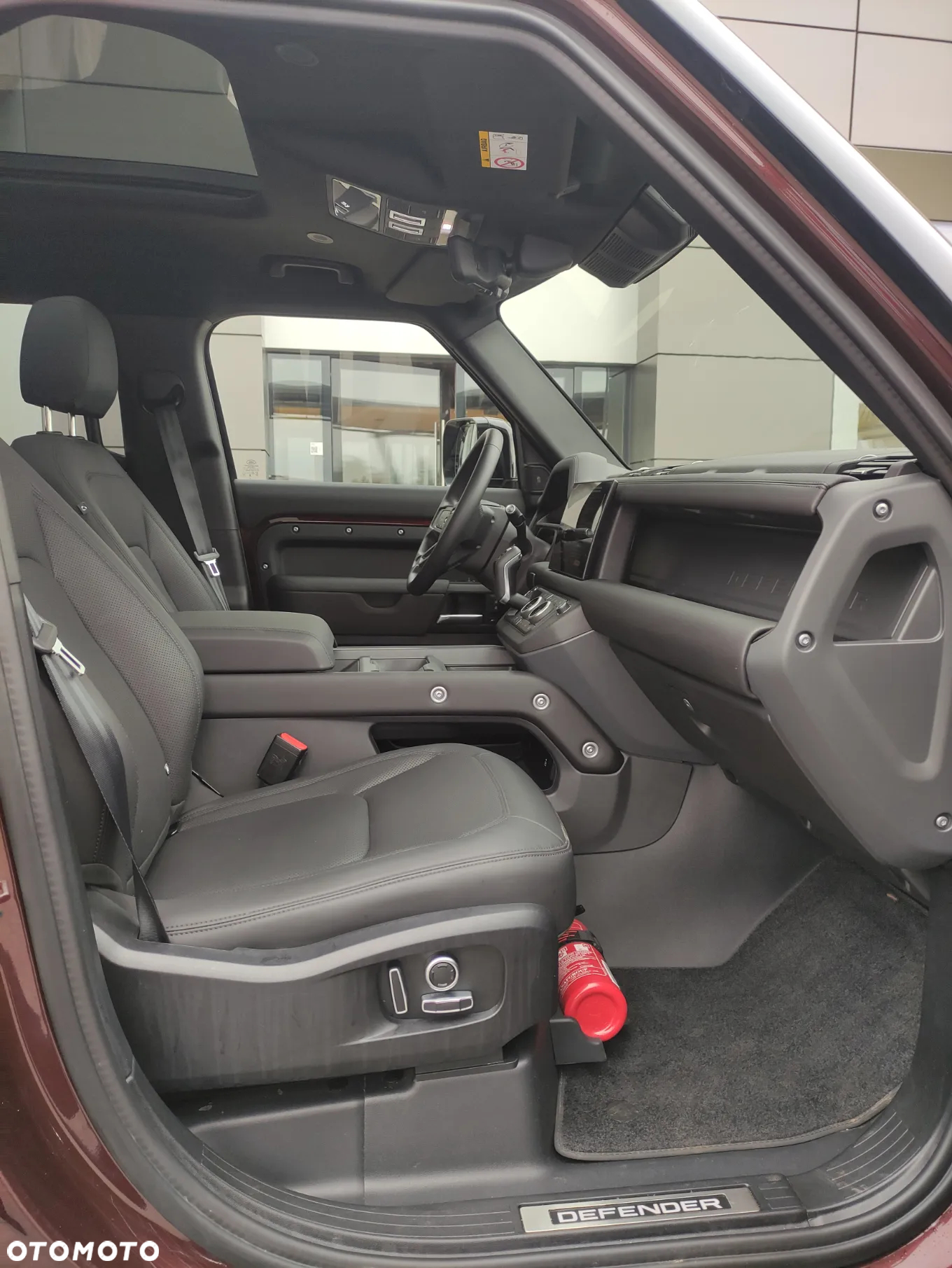 Land Rover Defender - 17