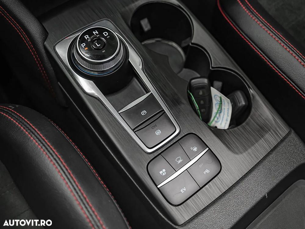 FORD Kuga 2023 — imagine 32