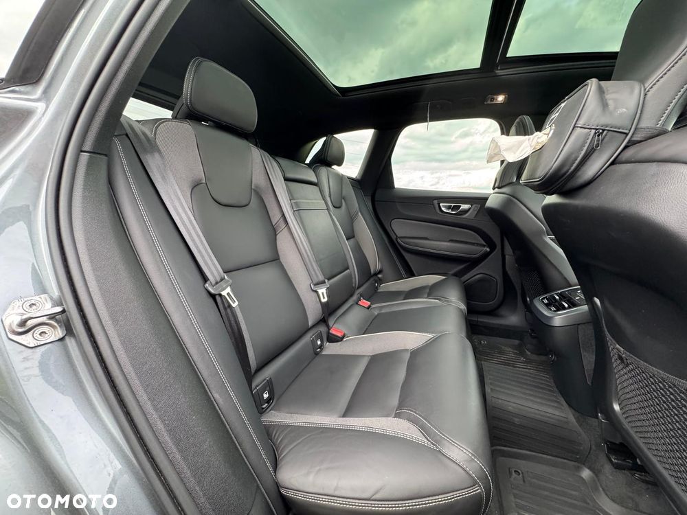 Volvo XC 60 B5 D AWD R-Design - 15