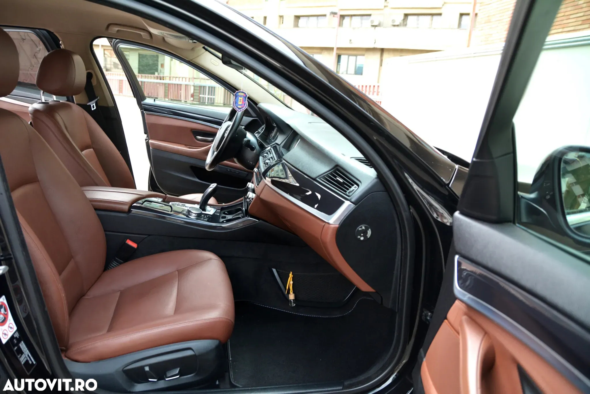 BMW Seria 5 518d Touring Aut. Luxury Line - 9