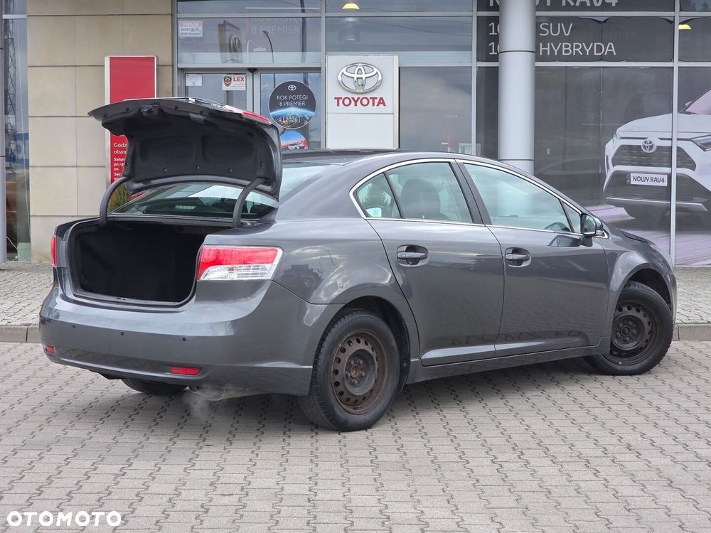 Toyota Avensis 1.6 Luna - 6